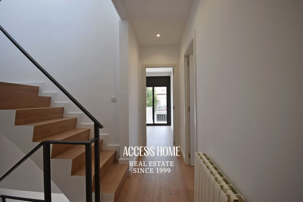 Casa esquinera reformada en venta en El Masnou con terraza y vistas al mar