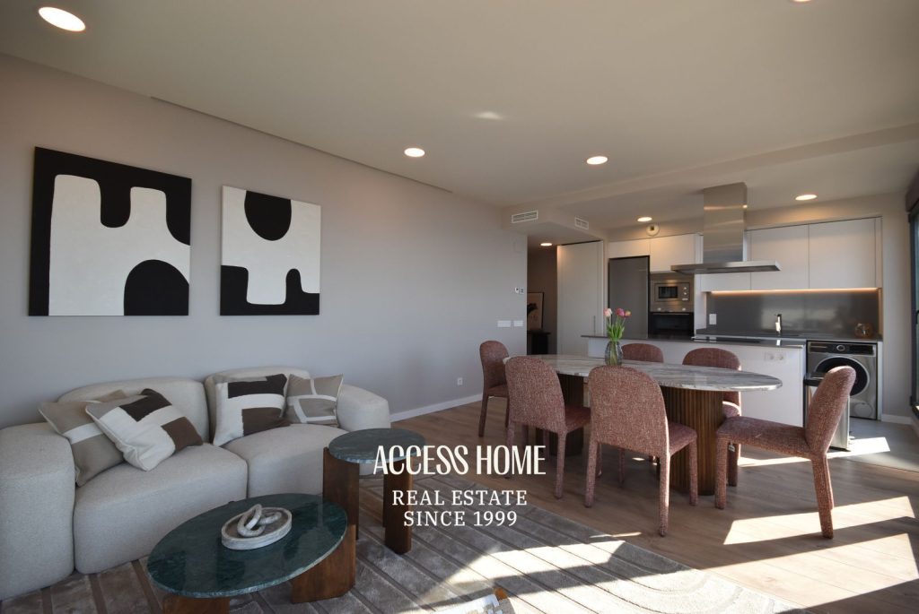 Exclusivo ático en Montgat con impresionantes vistas al mar, espectacular terraza privada y piscina comunitaria