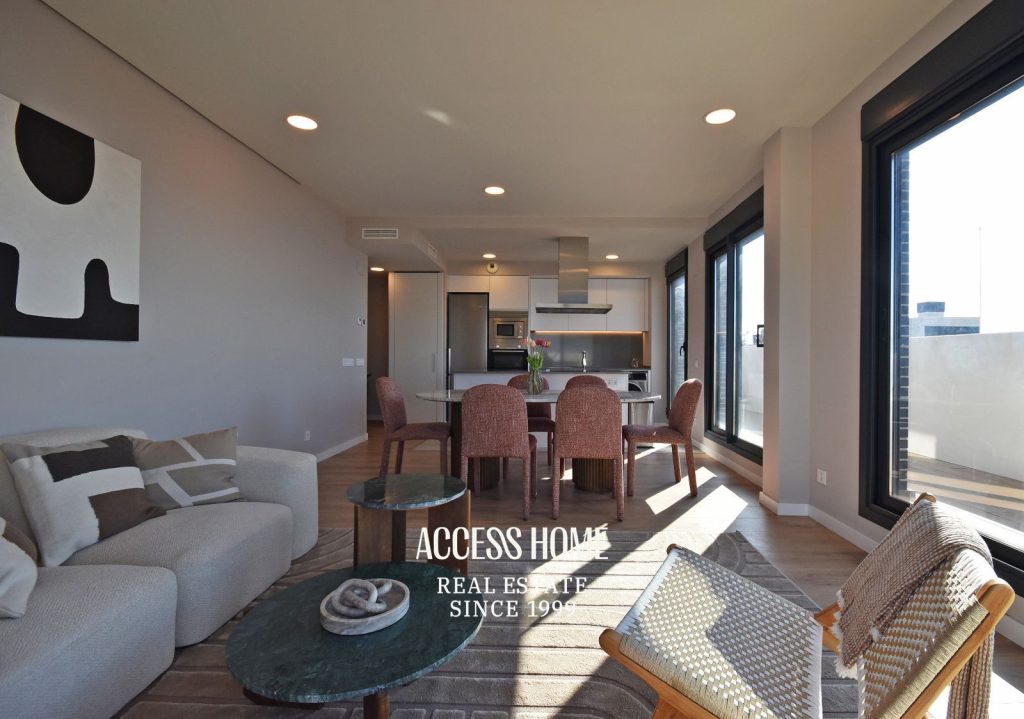 Exclusivo ático en Montgat con impresionantes vistas al mar, espectacular terraza privada y piscina comunitaria