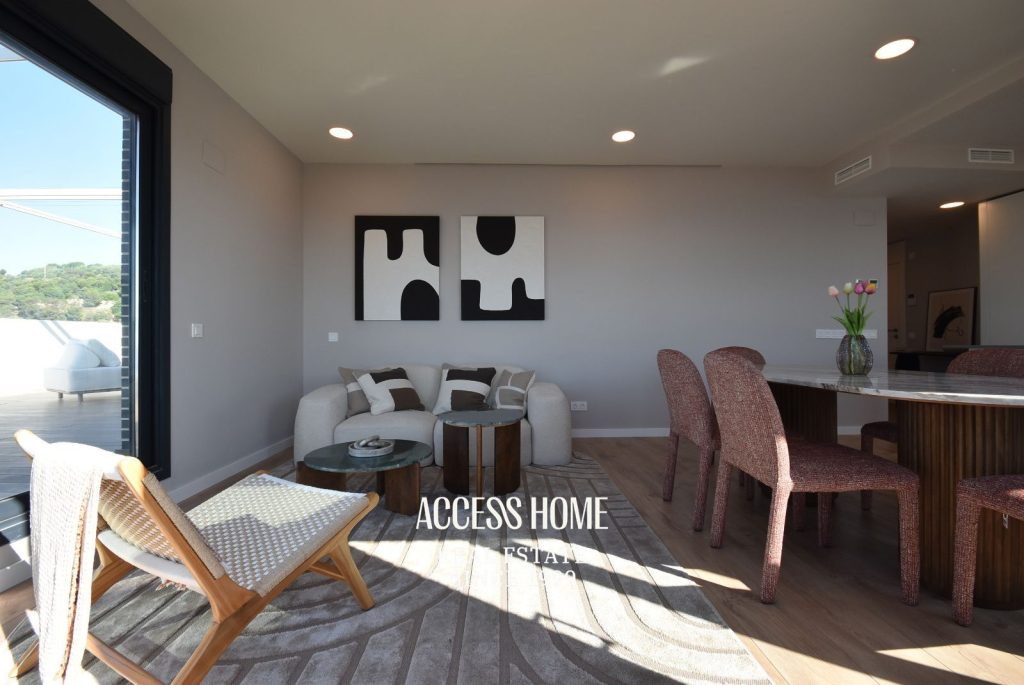 Exclusivo ático en Montgat con impresionantes vistas al mar, espectacular terraza privada y piscina comunitaria