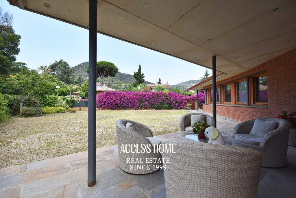 Exclusiva vivienda de diseño con jardín privado y vistas al mar en Cabrera de Mar