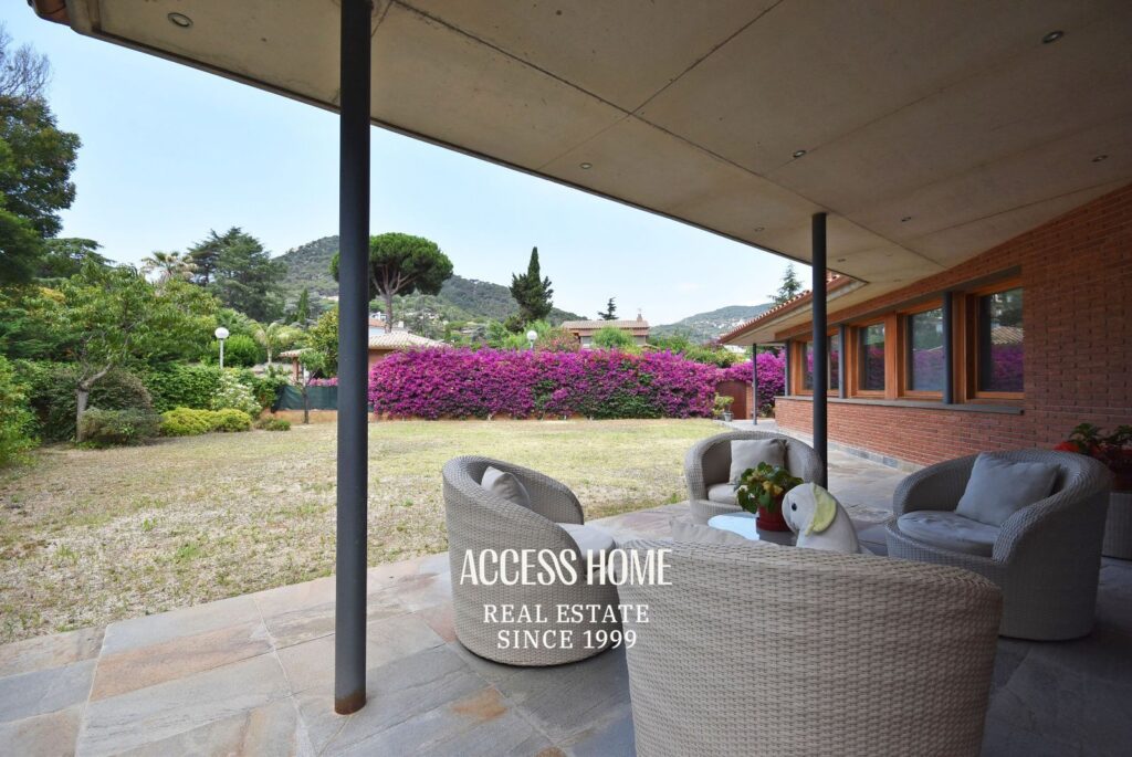 Exclusiva vivienda de diseño con jardín privado y vistas al mar en Cabrera de Mar