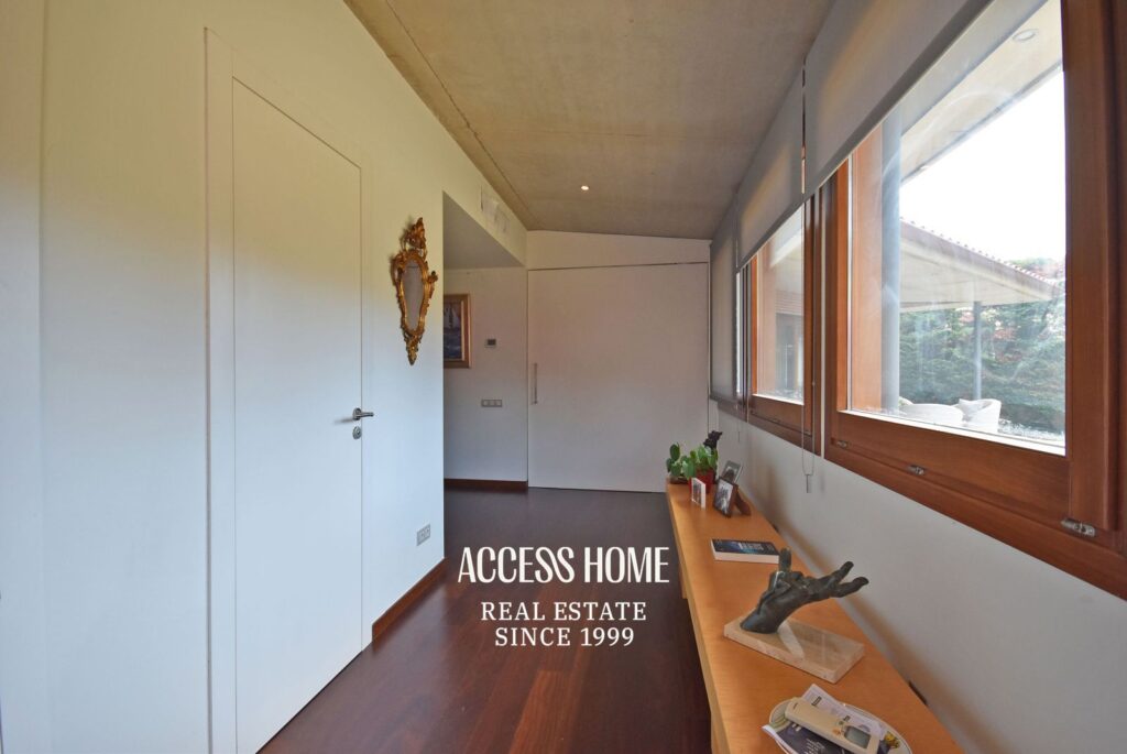 Exclusiva vivienda de diseño con jardín privado y vistas al mar en Cabrera de Mar