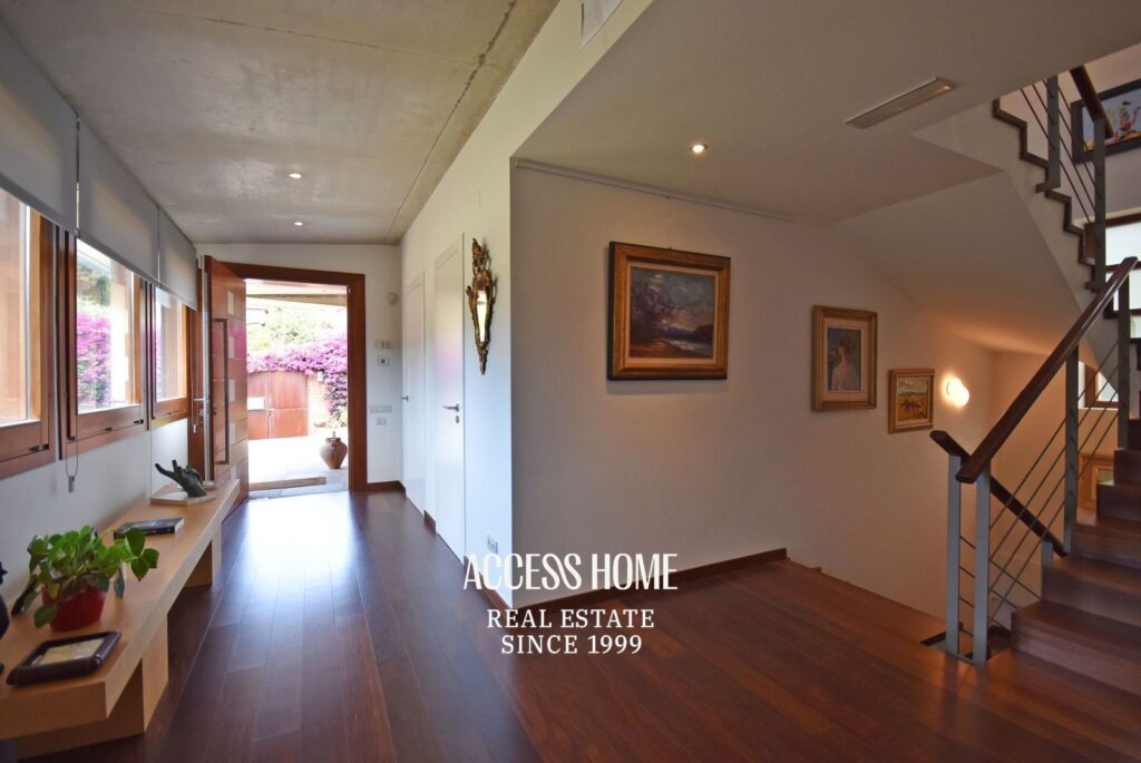 Exclusiva vivienda de diseño con jardín privado y vistas al mar en Cabrera de Mar