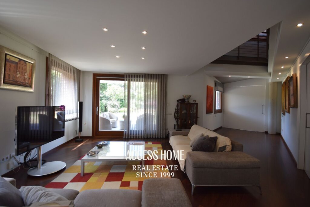 Exclusiva vivienda de diseño con jardín privado y vistas al mar en Cabrera de Mar