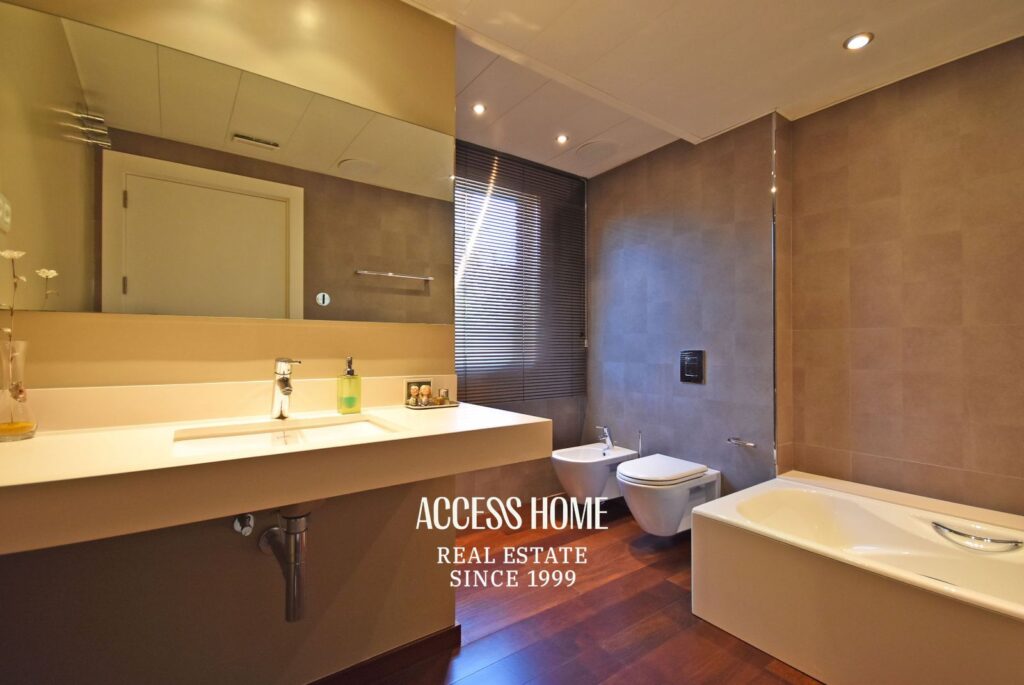 Exclusiva vivienda de diseño con jardín privado y vistas al mar en Cabrera de Mar