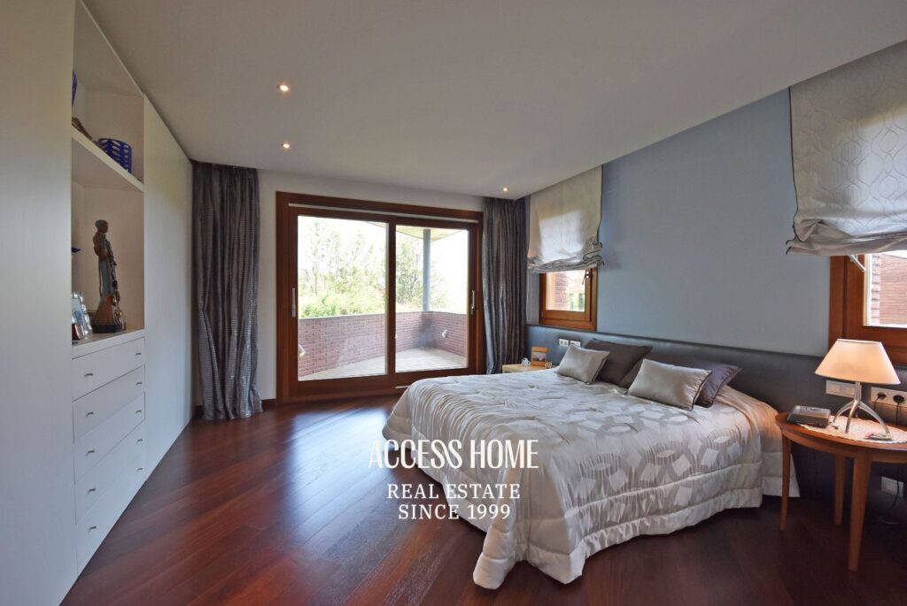 Exclusiva vivienda de diseño con jardín privado y vistas al mar en Cabrera de Mar