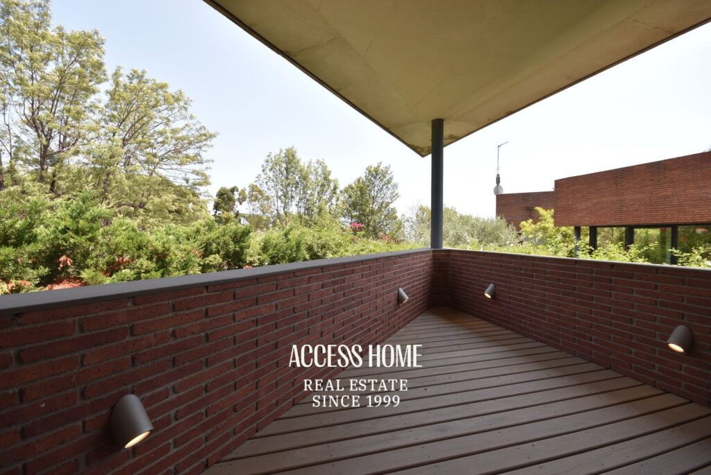 Exclusiva vivienda de diseño con jardín privado y vistas al mar en Cabrera de Mar