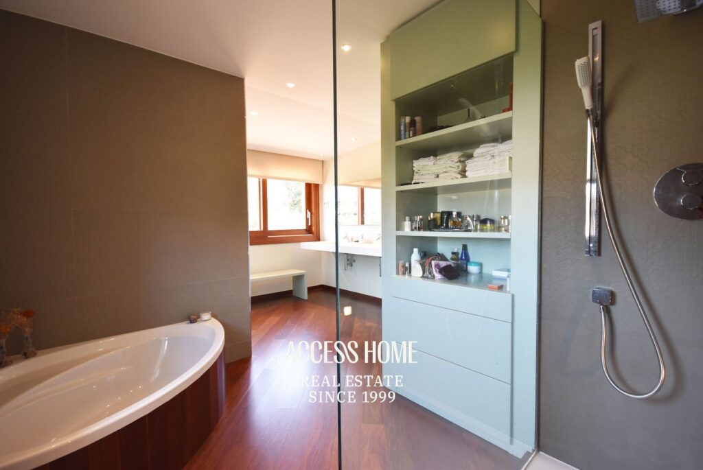 Exclusiva vivienda de diseño con jardín privado y vistas al mar en Cabrera de Mar