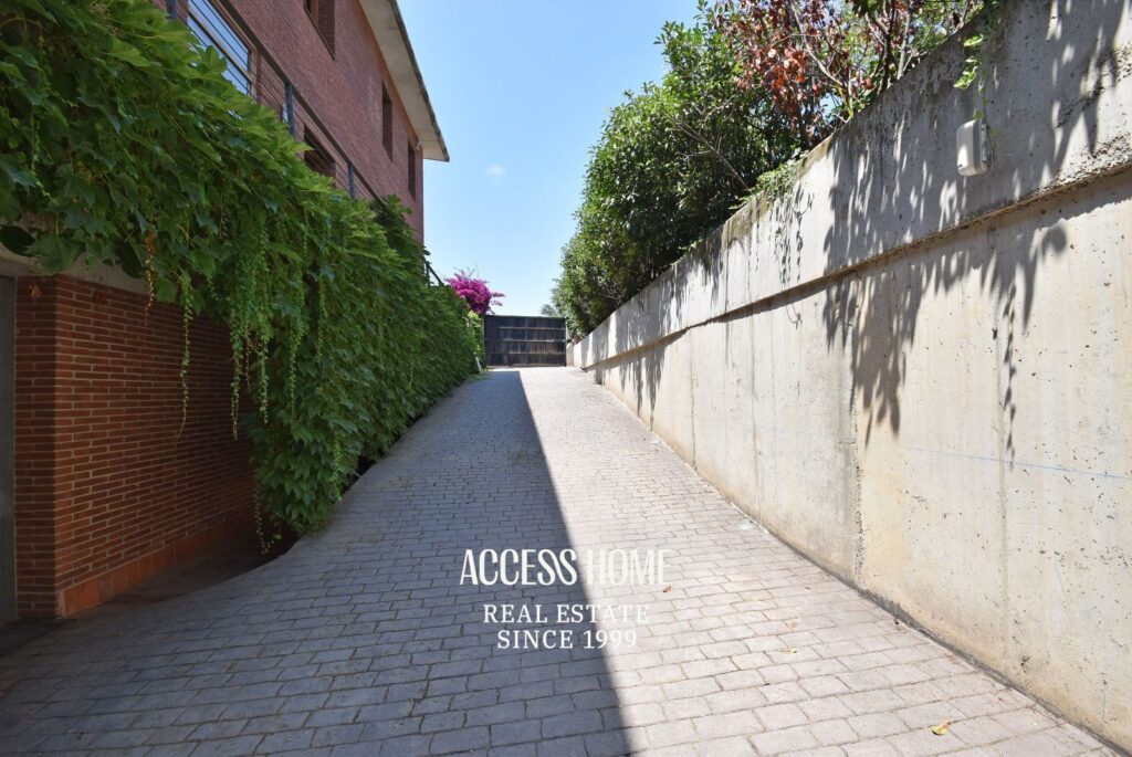 Exclusiva vivienda de diseño con jardín privado y vistas al mar en Cabrera de Mar