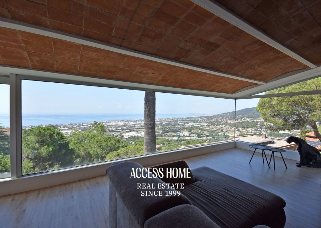 Exclusiva villa en Cabrils con vistas panorámicas al mar