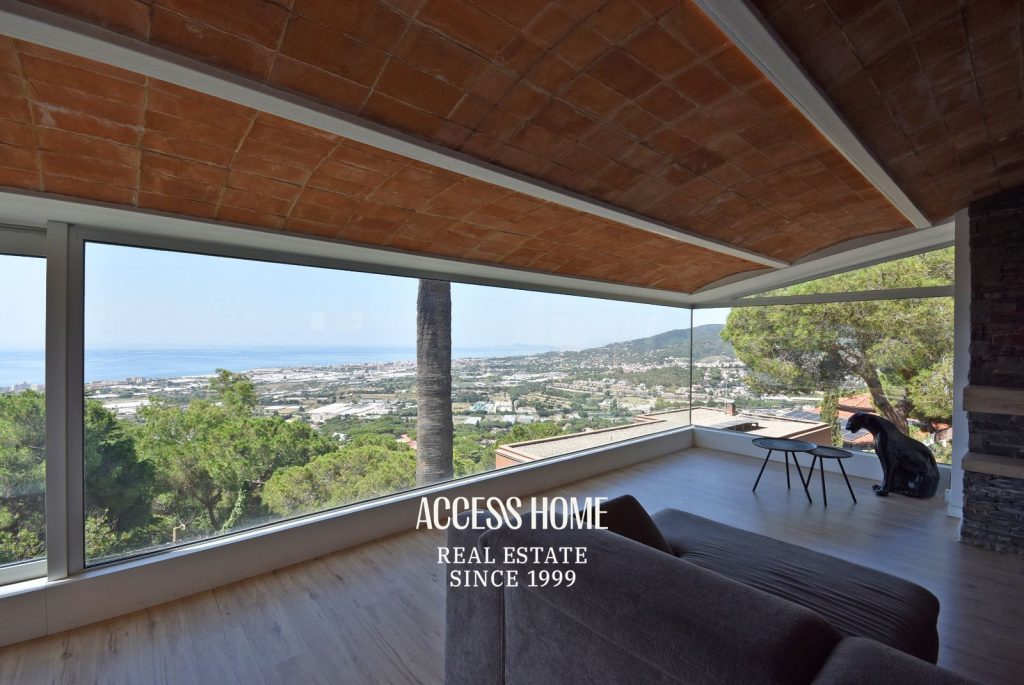 Exclusiva villa en Cabrils con vistas panorámicas al mar