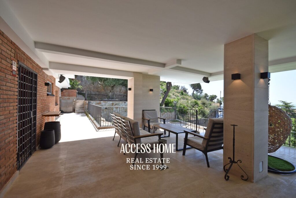 Exclusiva villa en Cabrils con vistas panorámicas al mar