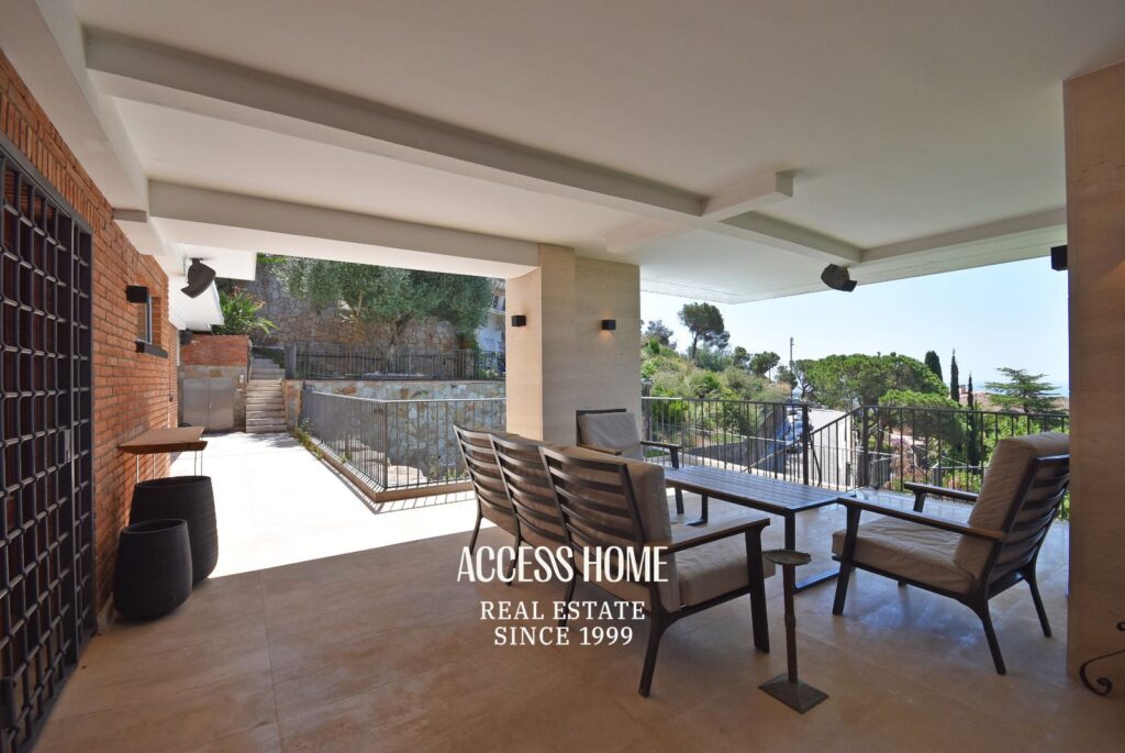Exclusiva villa en Cabrils con vistas panorámicas al mar