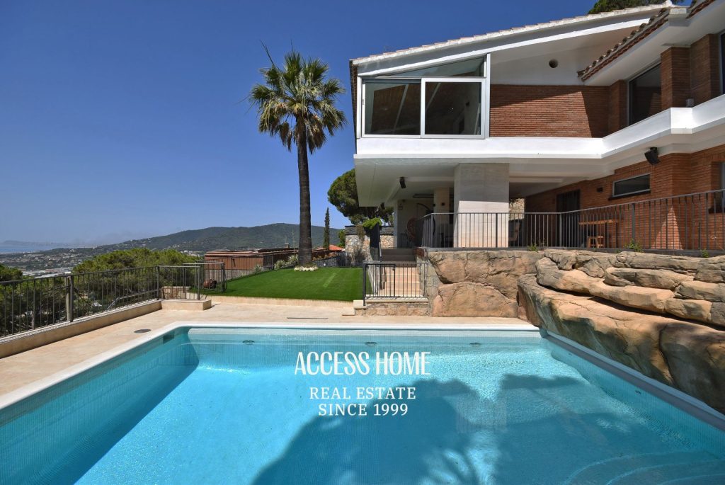 Exclusiva villa en Cabrils con vistas panorámicas al mar