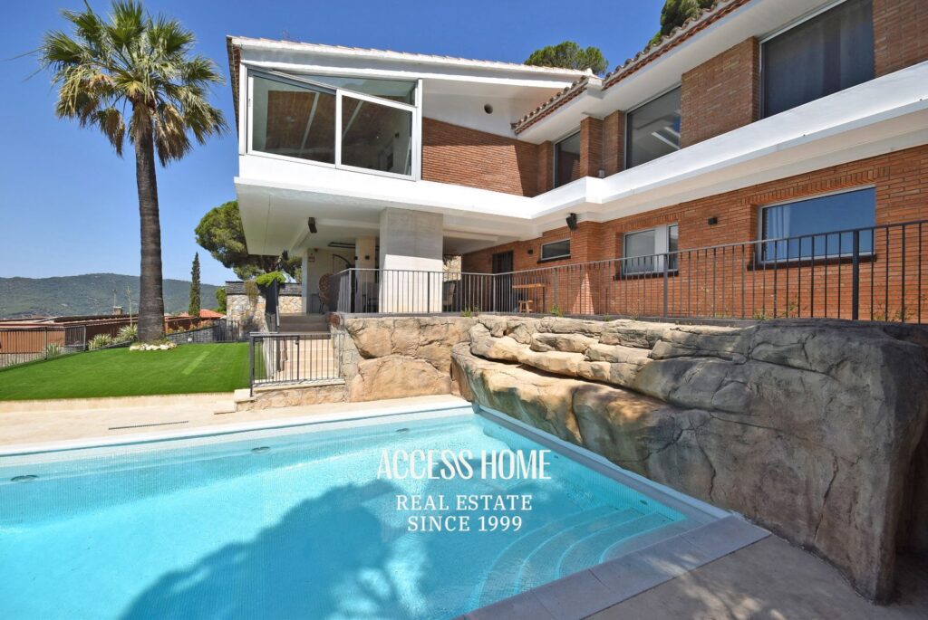 Exclusiva villa en Cabrils con vistas panorámicas al mar