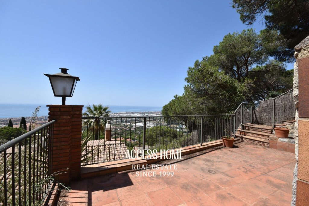 Exclusiva villa en Cabrils con vistas panorámicas al mar