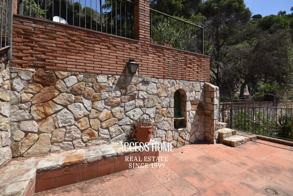 Exclusiva villa en Cabrils con vistas panorámicas al mar