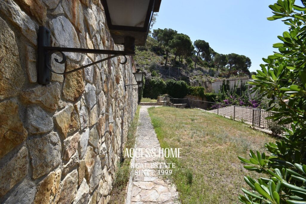 Exclusiva villa en Cabrils con vistas panorámicas al mar