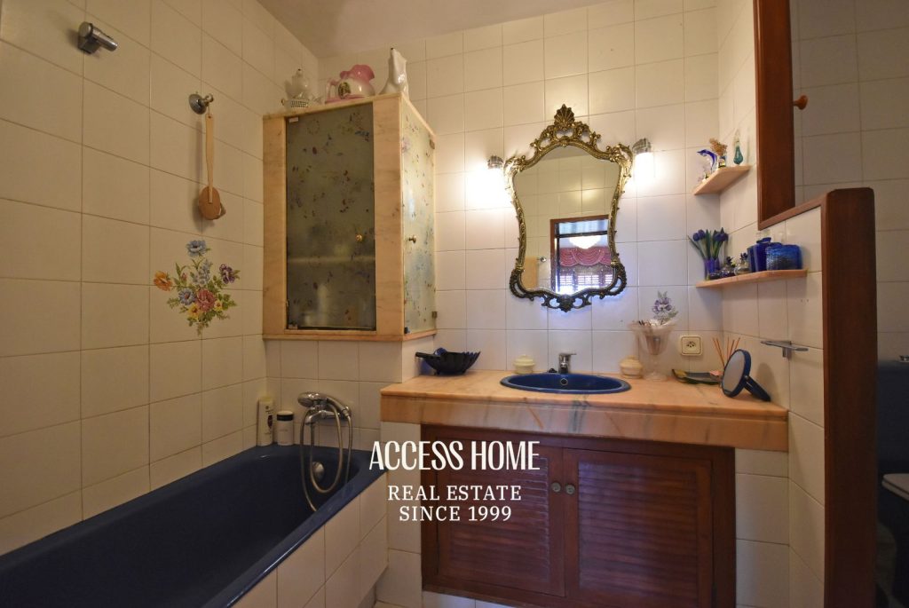 Casa adosada con terraza, jardín y piscina privada comunitaria