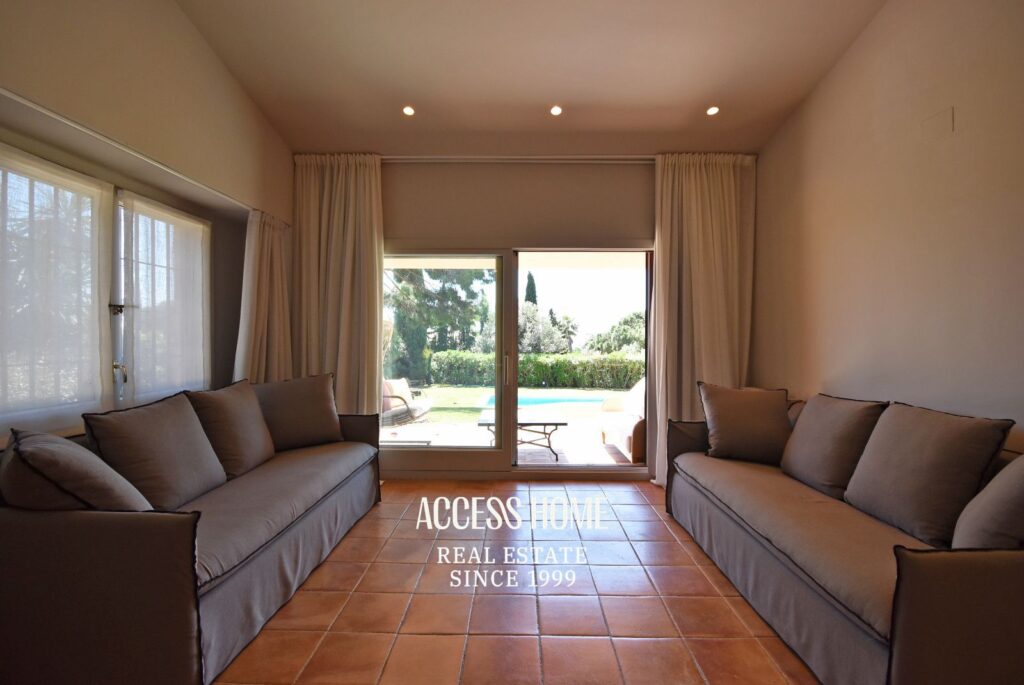 Lujo mediterráneo en alquiler: exclusiva villa con piscina privada en esta zona