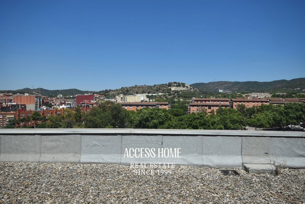 Nave industrial u oficinas corporativas en venta en Badalona – Polígono Les Guixeres