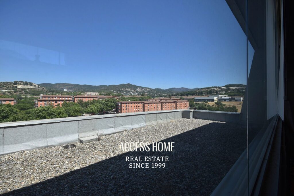 Nave industrial u oficinas corporativas en venta en Badalona – Polígono Les Guixeres
