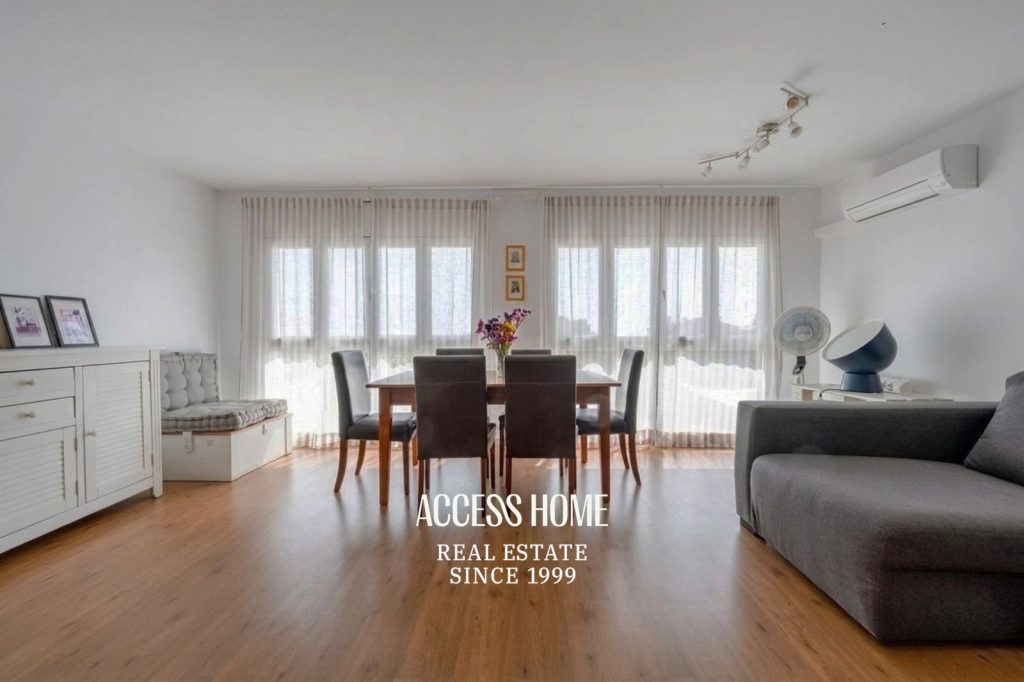 Casa adosada en venta en Vilassar de Dalt con vistas al mar y jardín privado