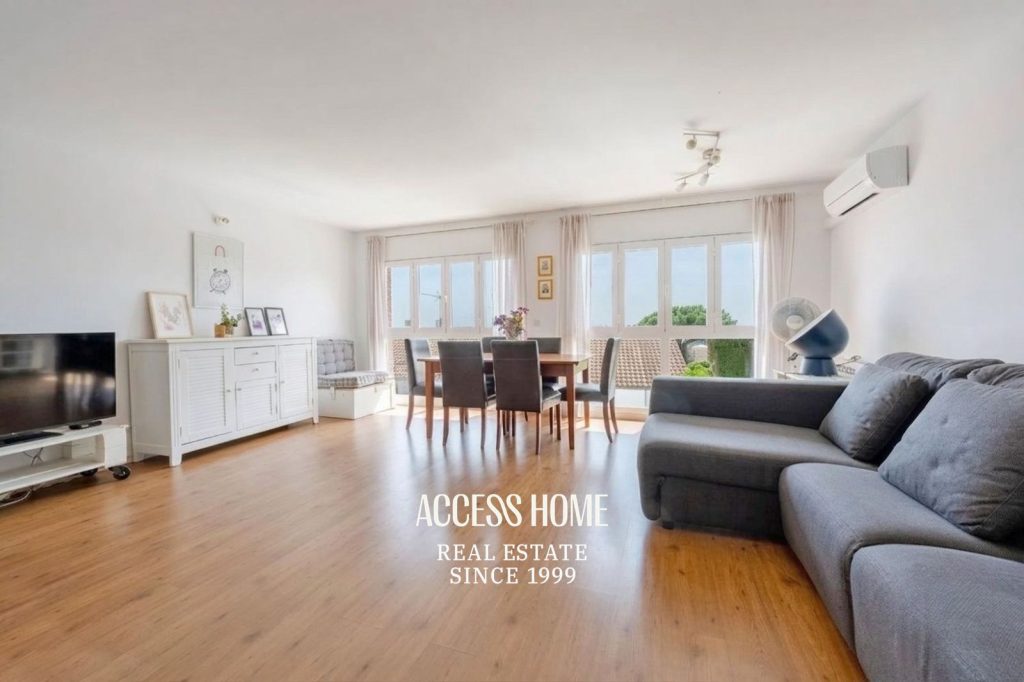 Casa adosada en venta en Vilassar de Dalt con vistas al mar y jardín privado