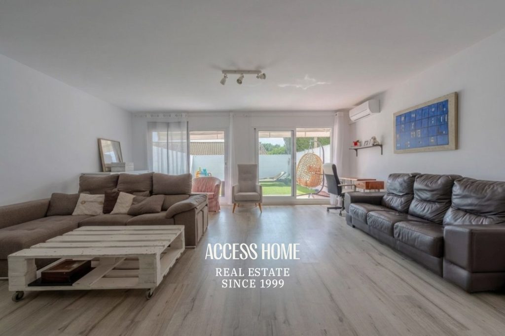 Casa adosada en venta en Vilassar de Dalt con vistas al mar y jardín privado