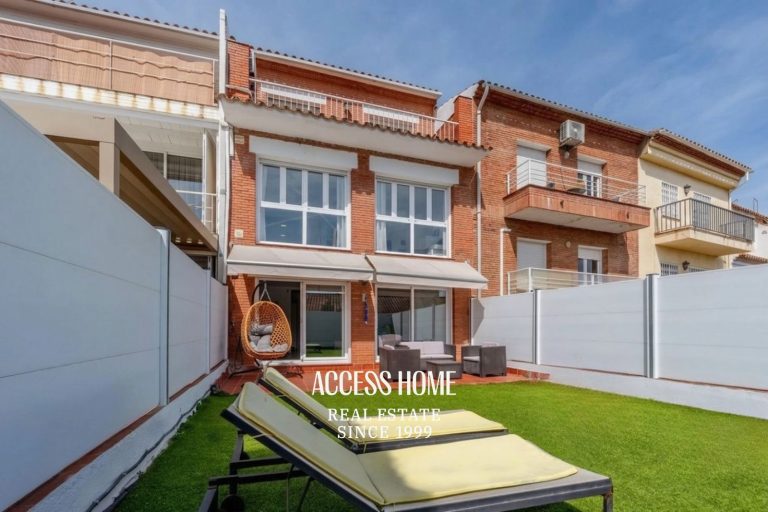Casa adosada en venta en Vilassar de Dalt con vistas al mar y jardín privado