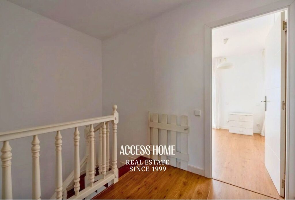 Casa adosada en venta en Vilassar de Dalt con vistas al mar y jardín privado