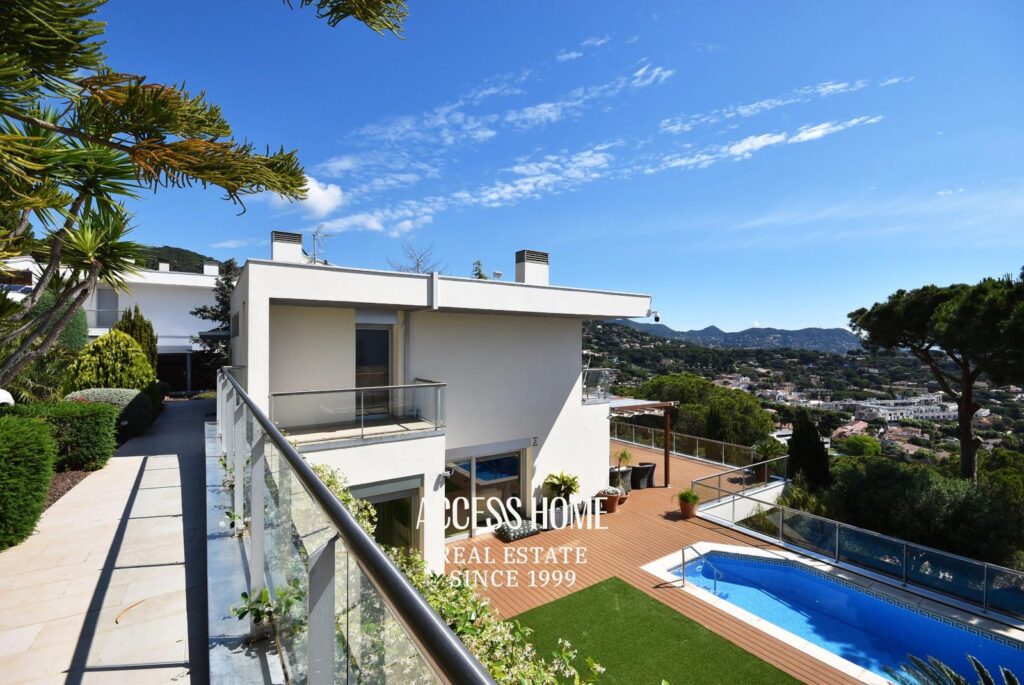 Exclusiva villa de lujo en venta en Premià de Dalt con impresionantes vistas al mar Mediterráneo