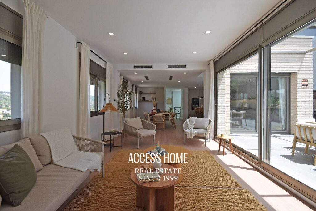 Casa en venta en Alella con jardín, piscina y privacidad a pocos minutos de Barcelona