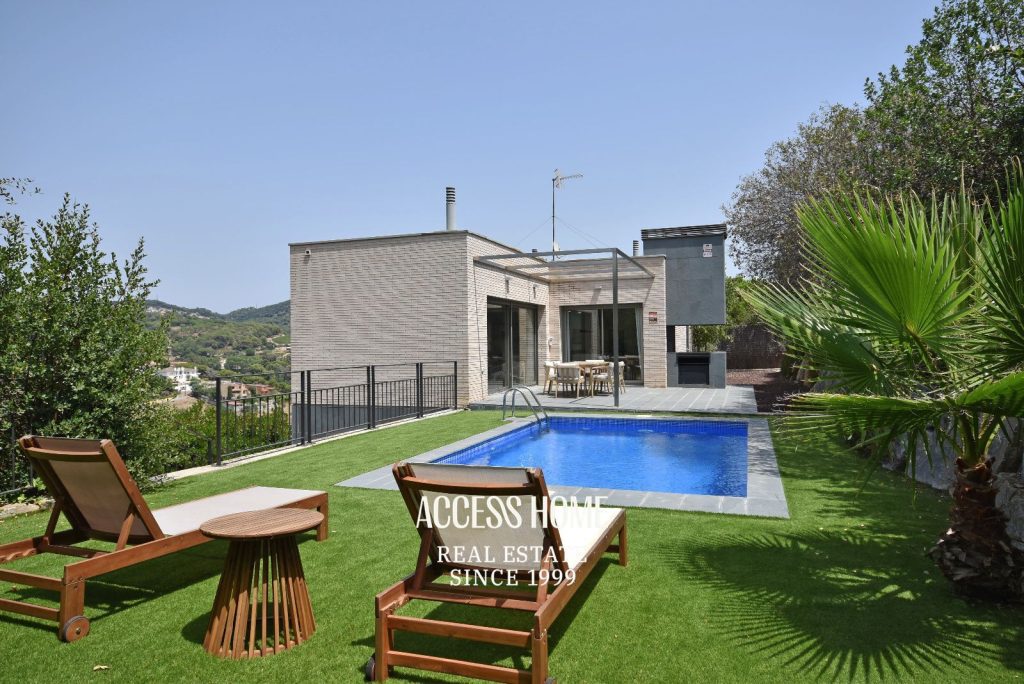Casa en venta en Alella con jardín, piscina y privacidad a pocos minutos de Barcelona