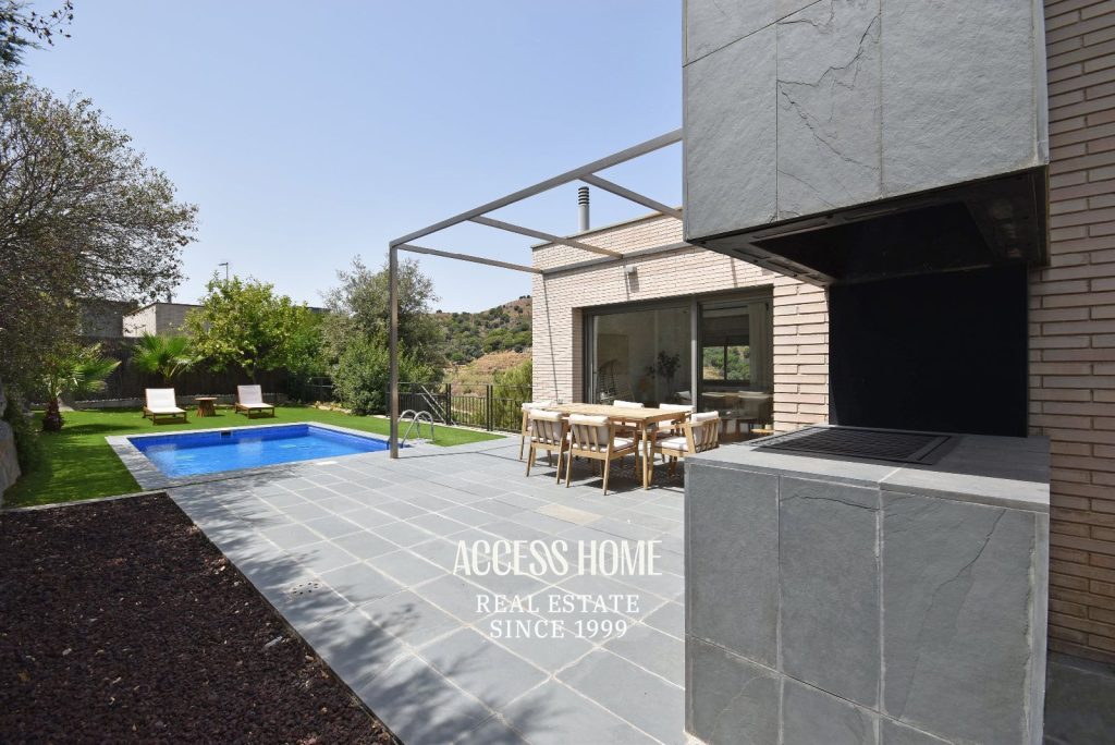 Casa en venta en Alella con jardín, piscina y privacidad a pocos minutos de Barcelona