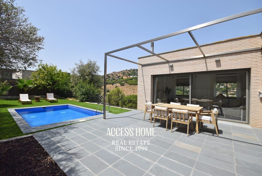 Casa en venta en Alella con jardín, piscina y privacidad a pocos minutos de Barcelona