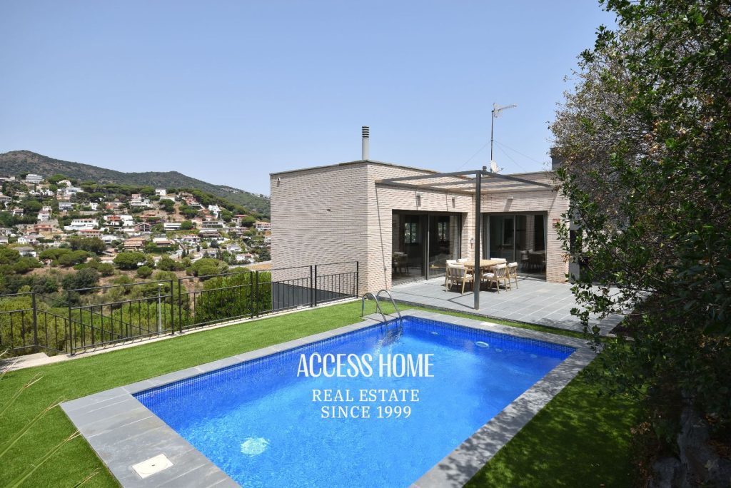 Casa en venta en Alella con jardín, piscina y privacidad a pocos minutos de Barcelona
