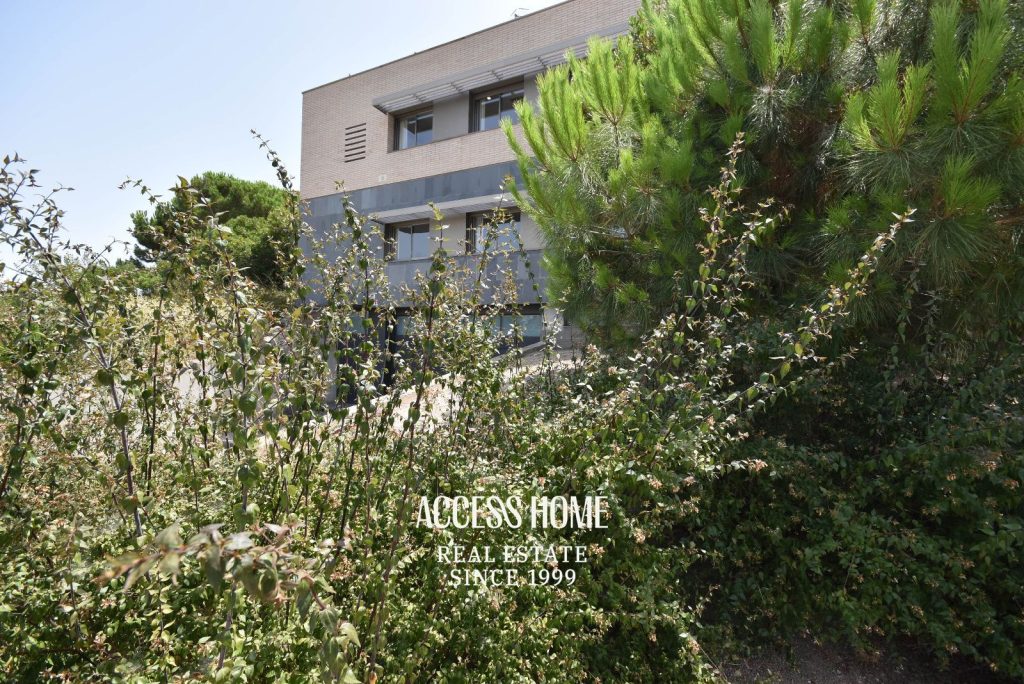 Casa en venta en Alella con jardín, piscina y privacidad a pocos minutos de Barcelona