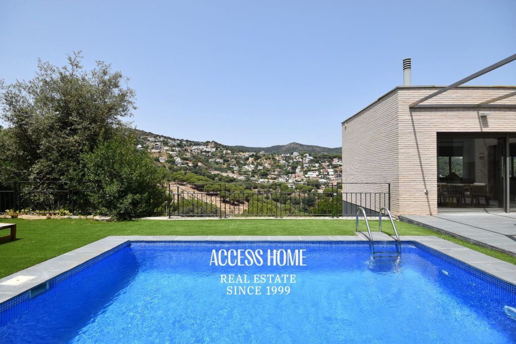 Casa en venta en Alella con jardín, piscina y privacidad a pocos minutos de Barcelona