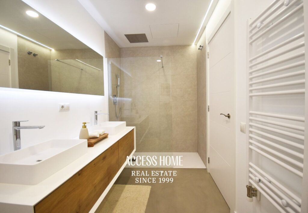 Casa en venta en Alella con jardín, piscina y privacidad a pocos minutos de Barcelona