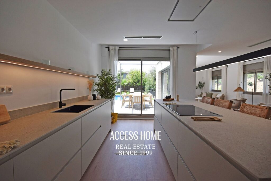 Casa en venta en Alella con jardín, piscina y privacidad a pocos minutos de Barcelona