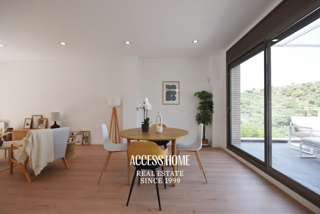 Casa reformada en Alella con piscina, jardín y vistas despejadas