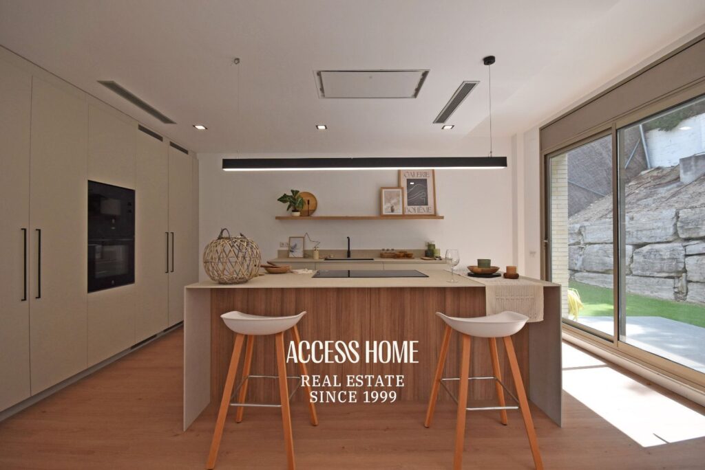 Casa reformada en Alella con piscina, jardín y vistas despejadas
