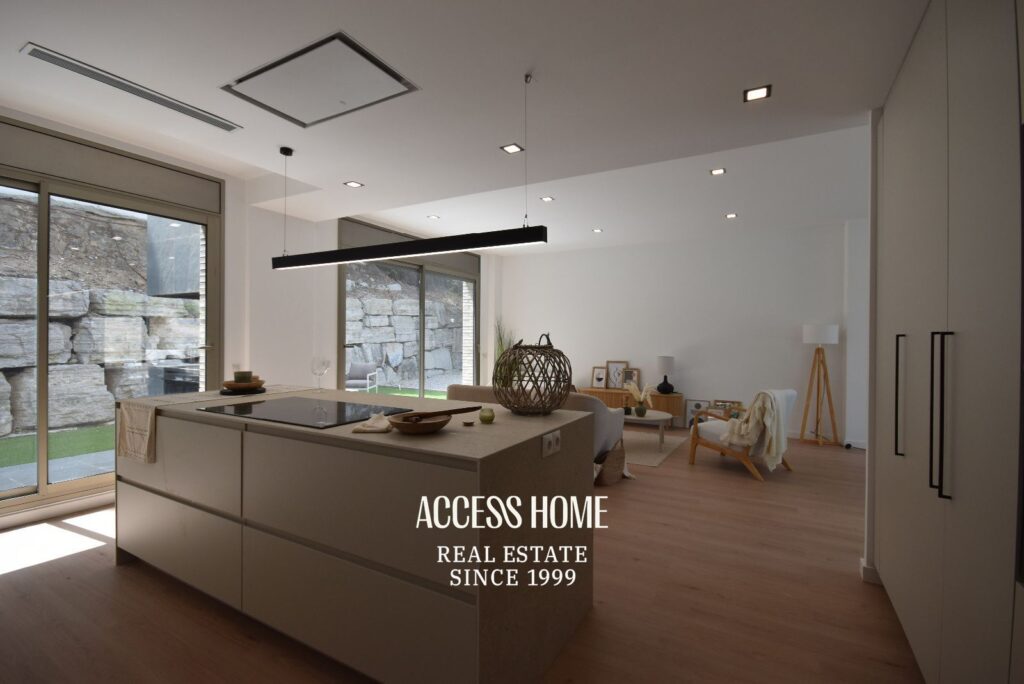 Casa reformada en Alella con piscina, jardín y vistas despejadas