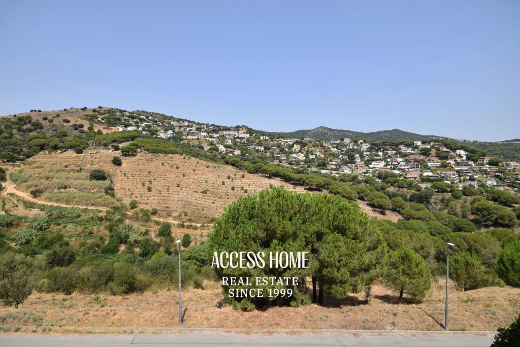 Casa reformada en Alella con piscina, jardín y vistas despejadas