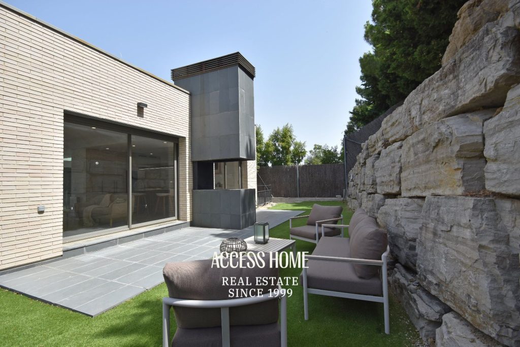 Casa reformada en Alella con piscina, jardín y vistas despejadas