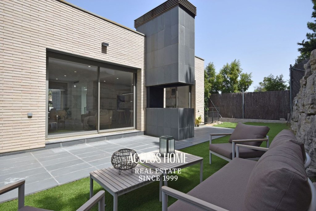 Casa reformada en Alella con piscina, jardín y vistas despejadas
