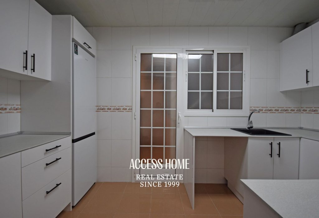 Piso reformado de 4 habitaciones con terraza en Sagrada Familia, Barcelona