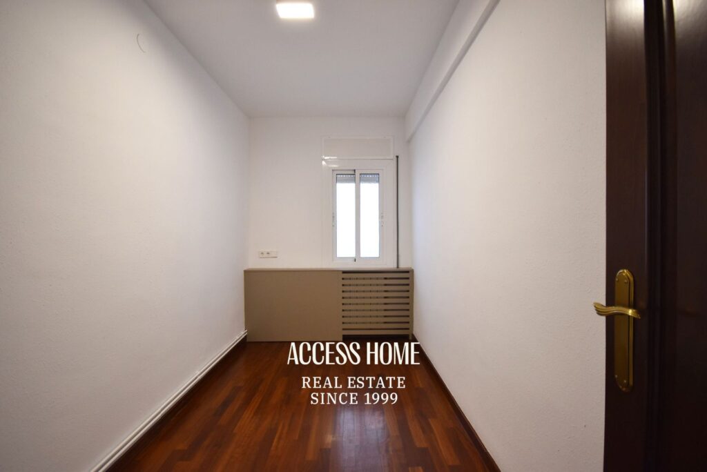Piso reformado de 4 habitaciones con terraza en Sagrada Familia, Barcelona